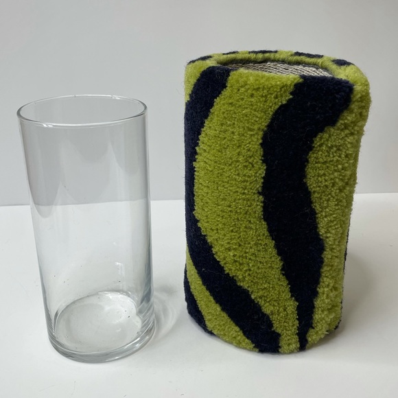 Ugly Rugly Tufted Vase Wool Carpet Green Black Funky Groovy Flowers Handmade - Picture 7 of 11